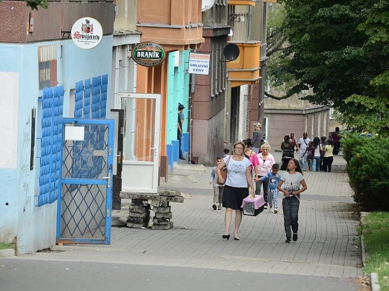 Stovka je kritizovaná část města Mostu s typickými problémy tzv. sociálně vyloučených lokalit