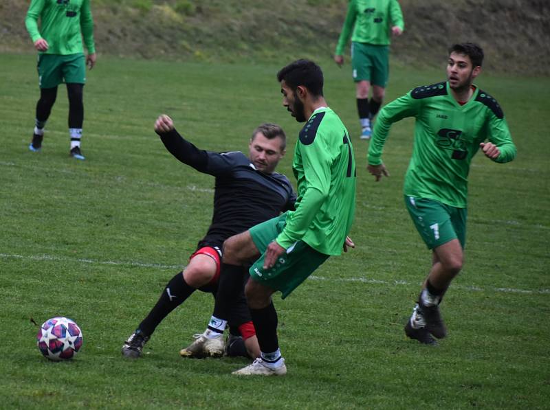 Sport fotbal KP Brná (černá) versus Vilémov.