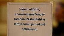 Zasedání zastupitelů v Lomu. Mnoho jich tam nepřišlo.