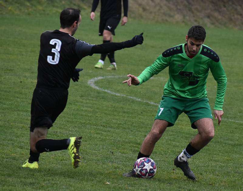 Sport fotbal KP Brná (černá) versus Vilémov.