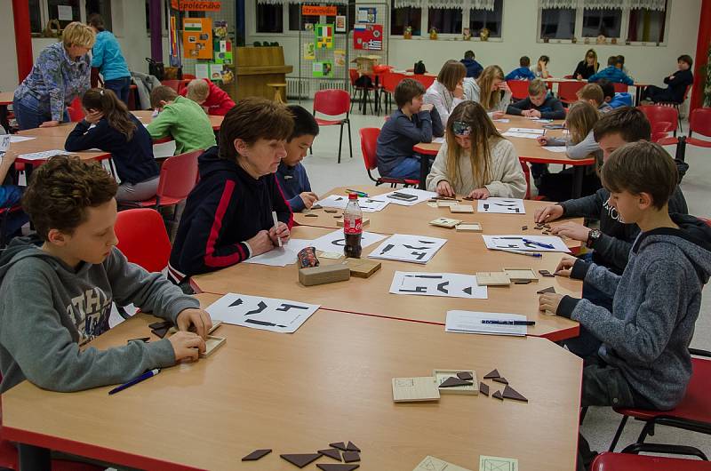 V Podkrušnohorském gymnáziu v Mostě se konalo krajské finále mezinárodní matematické soutěže Adama Riese