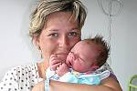 Mamince Růženě Weitzové z Obrnic se 28. května v 1.25 hodin narodil syn Dominik Weitz. Měřil 53 centimetrů a vážil 3,78 kilogramu.