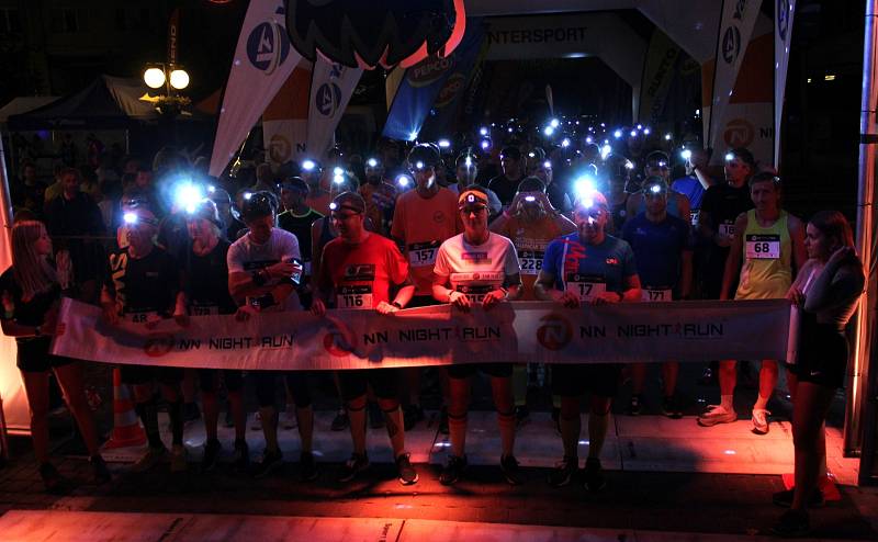 Zážitkový běh Night Run 2022 v Mostě.