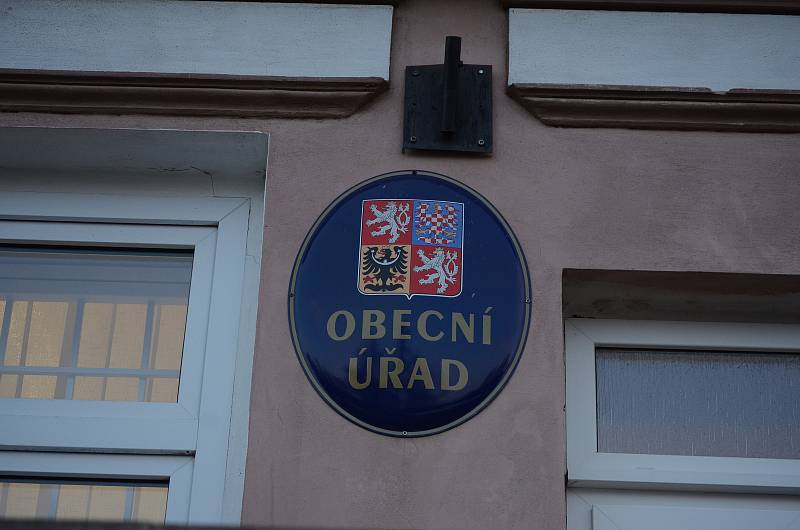 Obecní úřad Havraň.