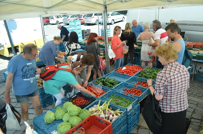 Farmářská slavnost na 1. náměstí v Mostě v sobotu 27. května.