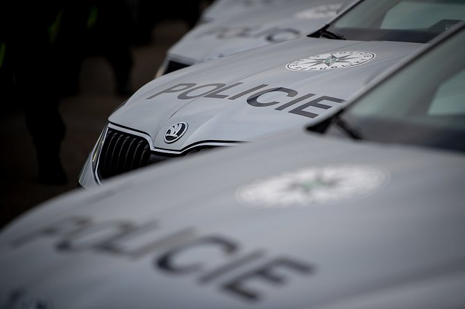 Předání sedmdesáti nových vozidel policistům Krajského ředitelství policie Moravskoslezského kraje pro přímý výkon služby, 8. ledna 2020 ve Frýdku-Místku.