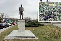 ČR si v úterý 7. března připomíná výročí narozenin prezidenta T. G. Masaryka, ale u jeho sochy v centru Mostu lidé běžně nechávají psí výkaly.