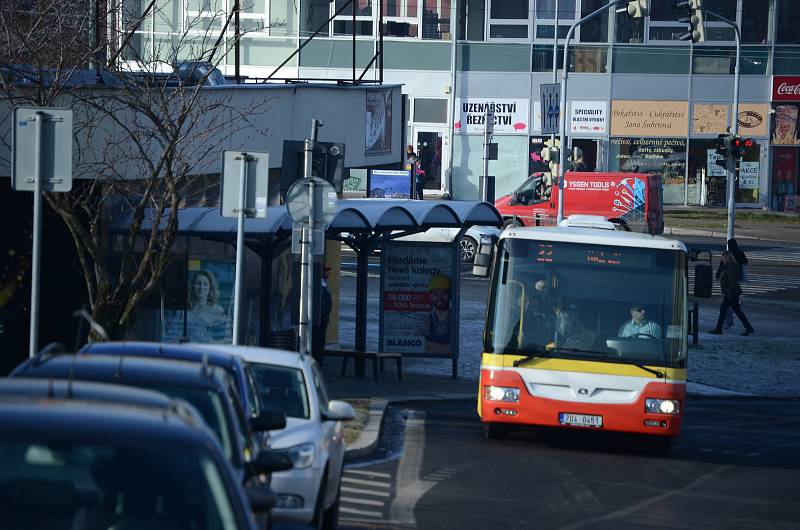 Letos vznikne projekt na úpravu této zastávky v ulici Moskevská v Mostě - u Prioru.