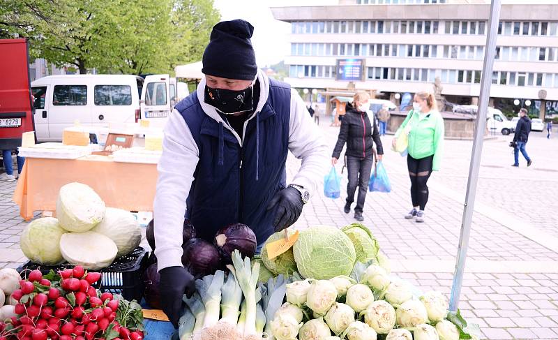 Farmářské trhy v Mostě.