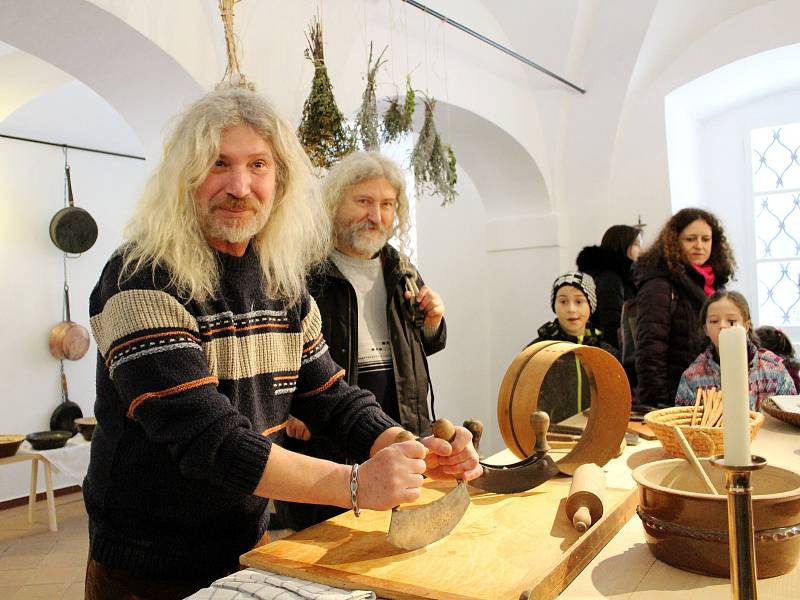 Historie zámecké kuchyně aneb Nahlédnutí do gastronomie minulých staletí v litvínovském zámku.