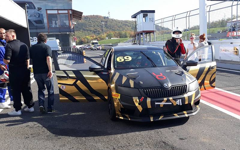 Poslední srpnový den na autodromu je vyhrazený speciálům OCR