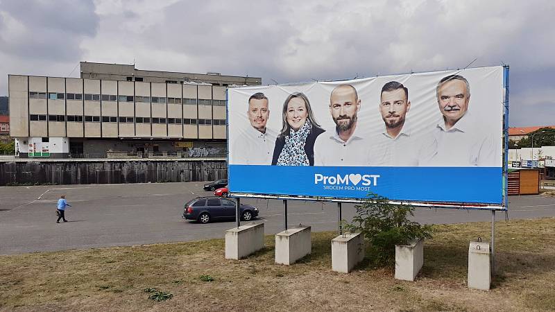 V Mostě tak jako v řadě dalších měst zvítězila strana současného primátora