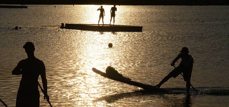 Jezero Most se stalo vyhledávaným místem ihned po svém oficiálním zpřístupnění