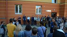 V sobotu 30. září se v Mostě konal druhý ročník Dne architektury. Zahrnoval komentovanou procházku po třídě Budovatelů a doprovodné přednášky v The Most café pod radnicí.