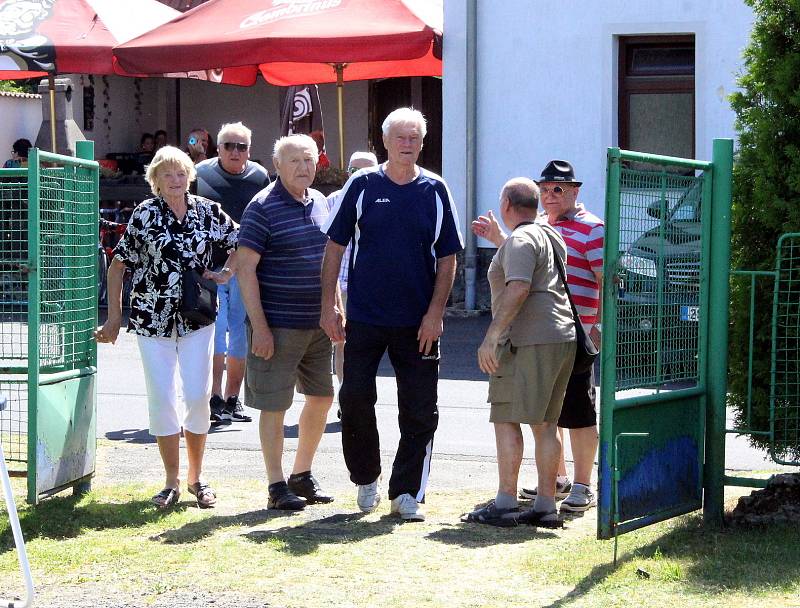 Fotbalové utkání mezi krušnohorskými jedenáctkami zažila v sobotu 1. srpna obec Brandov.