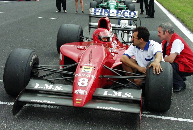 Tragická nehoda před dvaceti lety v Mostě přerušila závod ostrých historických F1. Zahynul pilot Careca.