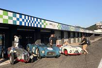 Na autodromu kroužili čeští účastníci závodu Le Mans Classic.