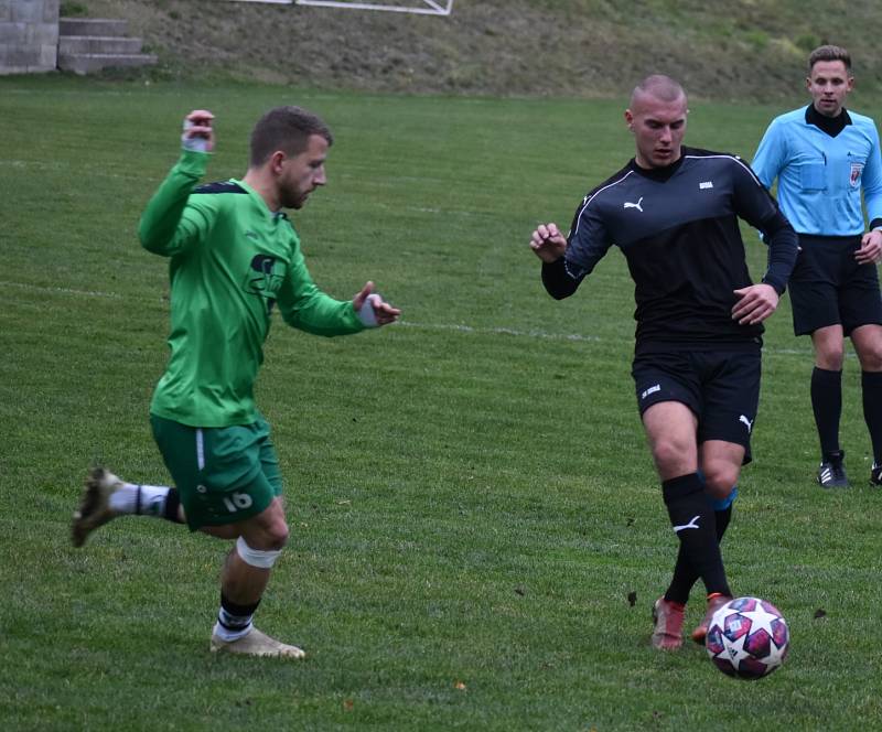 Sport fotbal KP Brná (černá) versus Vilémov.