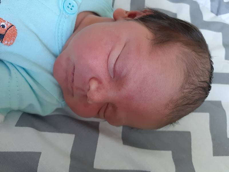 Lukáš Bendik se narodil mamince Květě Bendikové z Mostu 1. září ve 3.35 hodin. Měřil 50 cm a vážil 3,5 kilogramu.