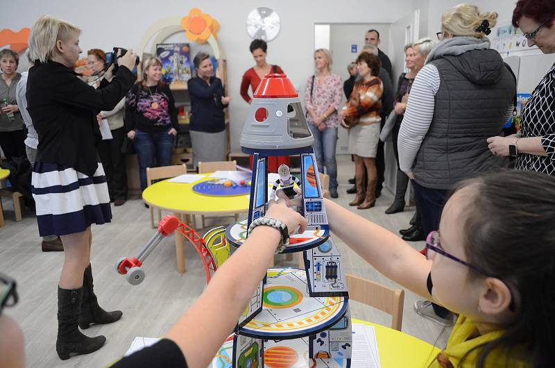 V Litvínově se otevřelo centrum Lesánek. Je součástí školky Pod lesem a nabídne kroužky pro předškoláky. Bude v něm sídlit Technický klub.