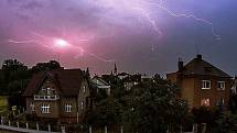 Bouřka v Kolíně v noci na čtvrtek 24. června 2021.