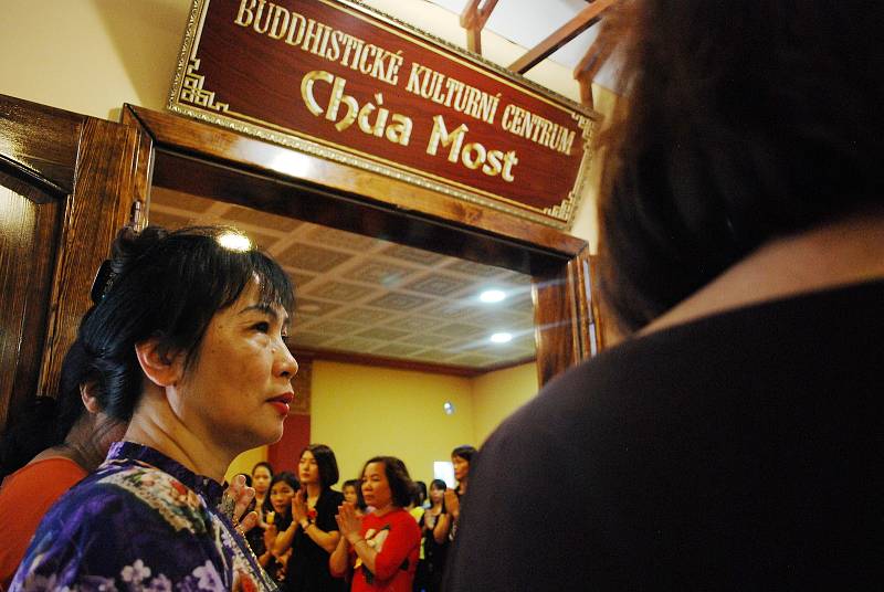 V Buddhistickém kulturním centru Pagoda Most, který provozuje vietnamská komunita, se konala slavnost Vu Lan.