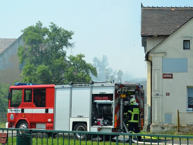 V Horním Jiřetíně hořela garáž.