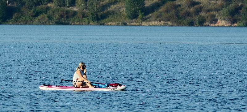 Jezero Most se stalo vyhledávaným místem ihned po svém oficiálním zpřístupnění