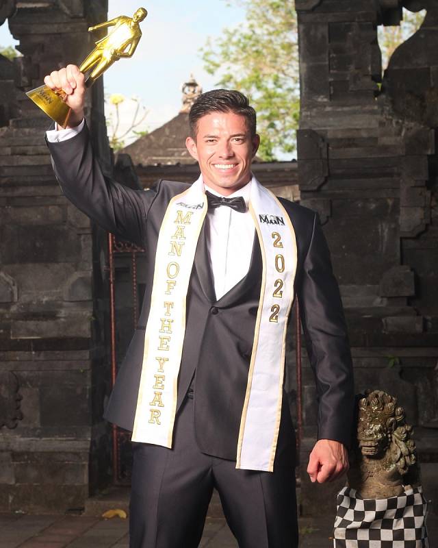 Dominik Chabr z Mostu vyhrál celosvětovou soutěž Man of the Year 2022