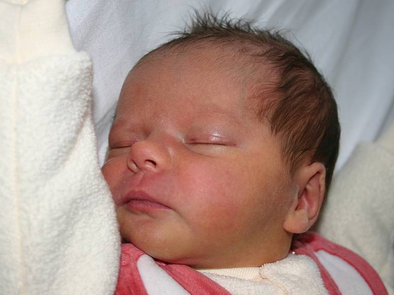 Mamince Marcele Zubrové z Mostu se 6. dubna ve 20.45 hodin narodila dcera Michaela Zubrová. Měřila 50 centimetrů a vážila 3,90 kilogramu.