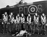 Známý exponát britského muzea v Hendonu, čtyřmotorový bombardér Avro Lancaster B Mk I s označení PO - S, je spojený s válečnou historií Mostu a Chomutova.
