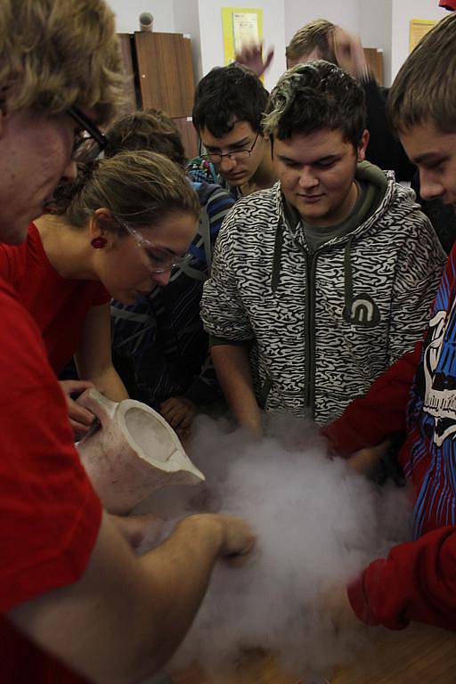 Hodina chemie na Educhemu trochu jinak.