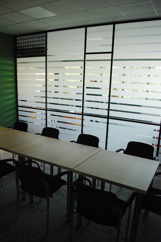 V pasáži U Lva u magistrátu v Mostě bylo slavnostně otevřeno nové coworkingové centrum.