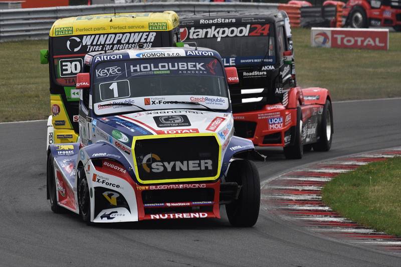 Loňské závody truckerů na autodromu v Mostě.