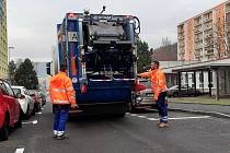 Pondělí ráno 2. ledna v Litvínově, kde městské technické služby od 1. ledna zajišťují pro město svoz odpadu.