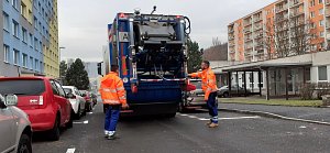 Pondělí ráno 2. ledna v Litvínově, kde městské technické služby od 1. ledna zajišťují pro město svoz odpadu.