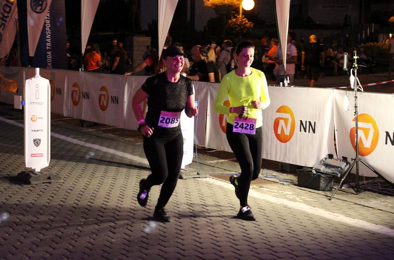 Zážitkový běh Night Run 2022 v Mostě.