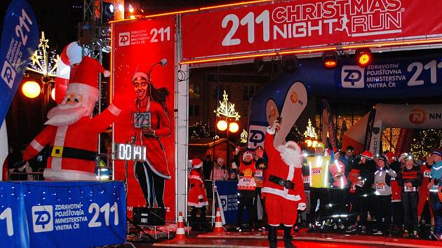 V neděli se v Mostě běží další ročník běhu Christmas Night Run.