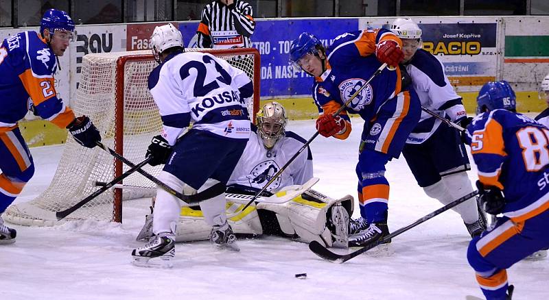 Severočeské derby HC Most (v bílém) versus Litoměřice.