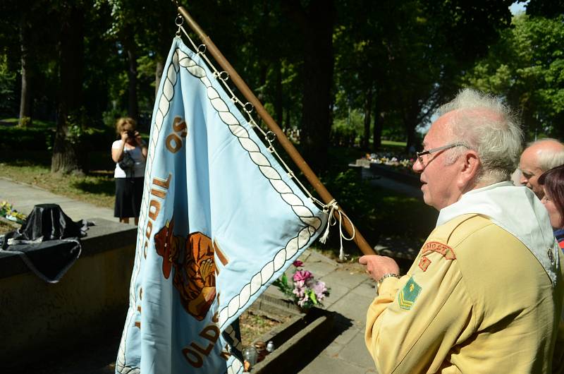 Poslední rozloučení s bývalou novinářkou a skautkou Alenou Kindlovou v Mostě