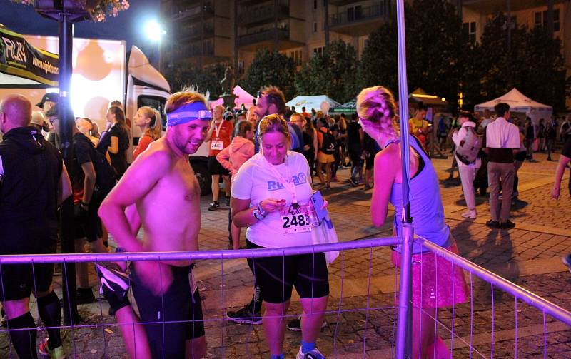 Zážitkový běh Night Run 2022 v Mostě.