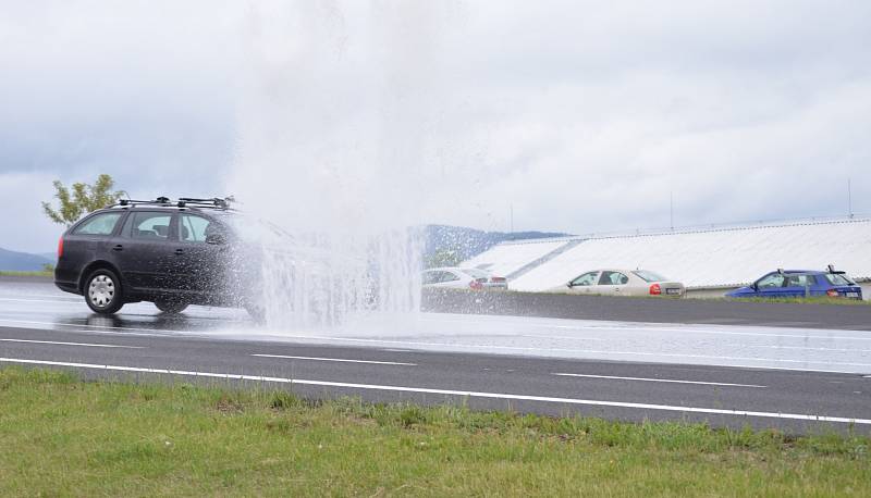 Autodrom odstartoval bezplatné kurzy pro začínající řidiče.