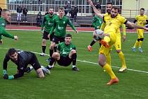 Baník Most-Souš (v zeleném) podlehl Přešticím těsně 0:1.