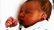 Mamince Markétě Herinkové z Loun se 4. října v 16 hodin narodil v Mostě syn Adam Lebeda. Měřil 52 centimetrů a vážil 3,5 kilogramu.