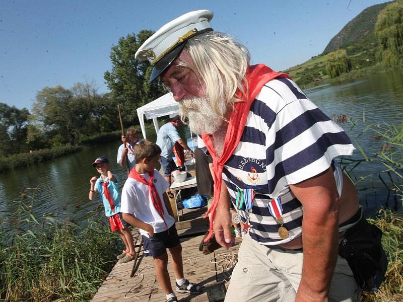 Neckyáda v Patokryjích na Mostecku.