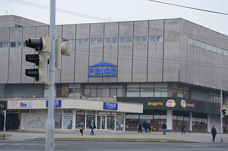 Tato veřejná prostranství na třídě Budovatelů se mají rekonstruovat.