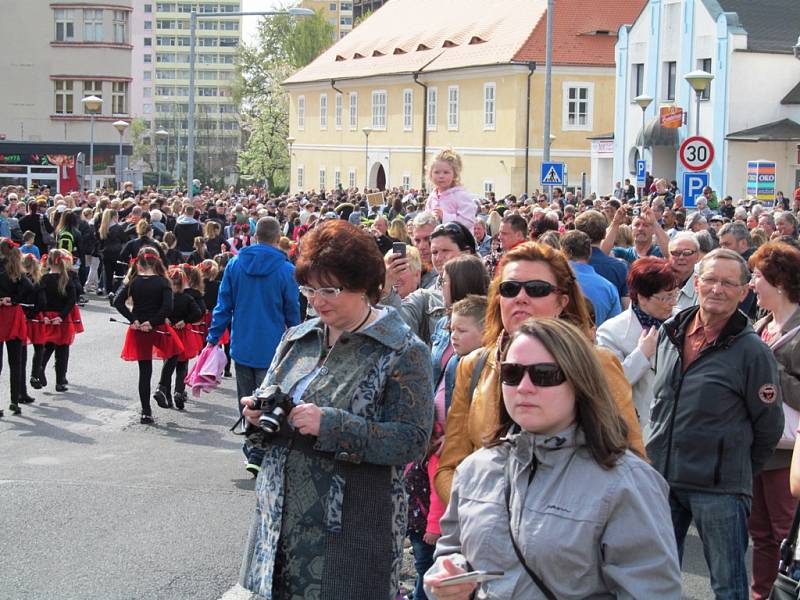 Hrabě Valdštejn po roce opět zavítal mezi poddané. Valdštejnské slavnosti znovu vytáhly do ulic Litvínova tisíce lidí.