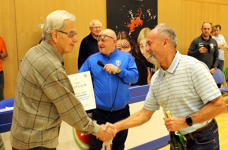 V Mostě se hrál 25. ročník memoriálu bratří Mazánků, turnaj fotbalistů dříve narozených.