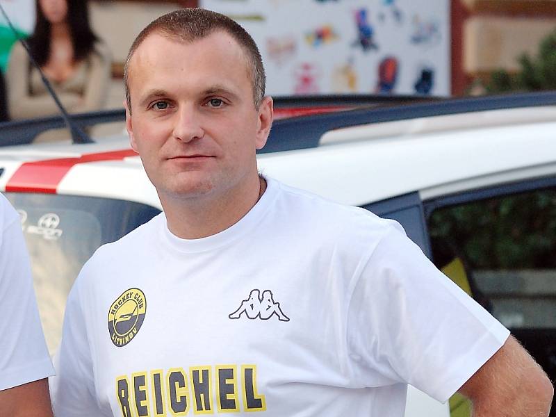 Trenér české hokejové reprezentace do sedmnácti let Robert Reichel.
