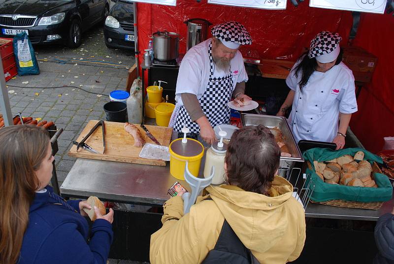 Festival jídla zaplnil centrum Mostu